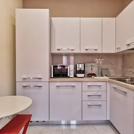 Rivoli Roomy Appartement
