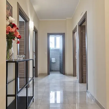 Rivoli Roomy Appartement Turin