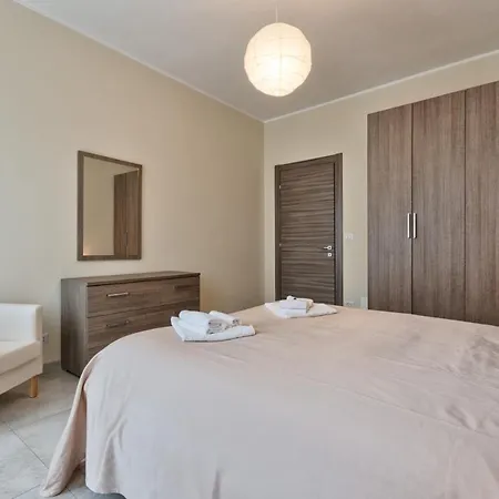 Rivoli Roomy Appartement Turin